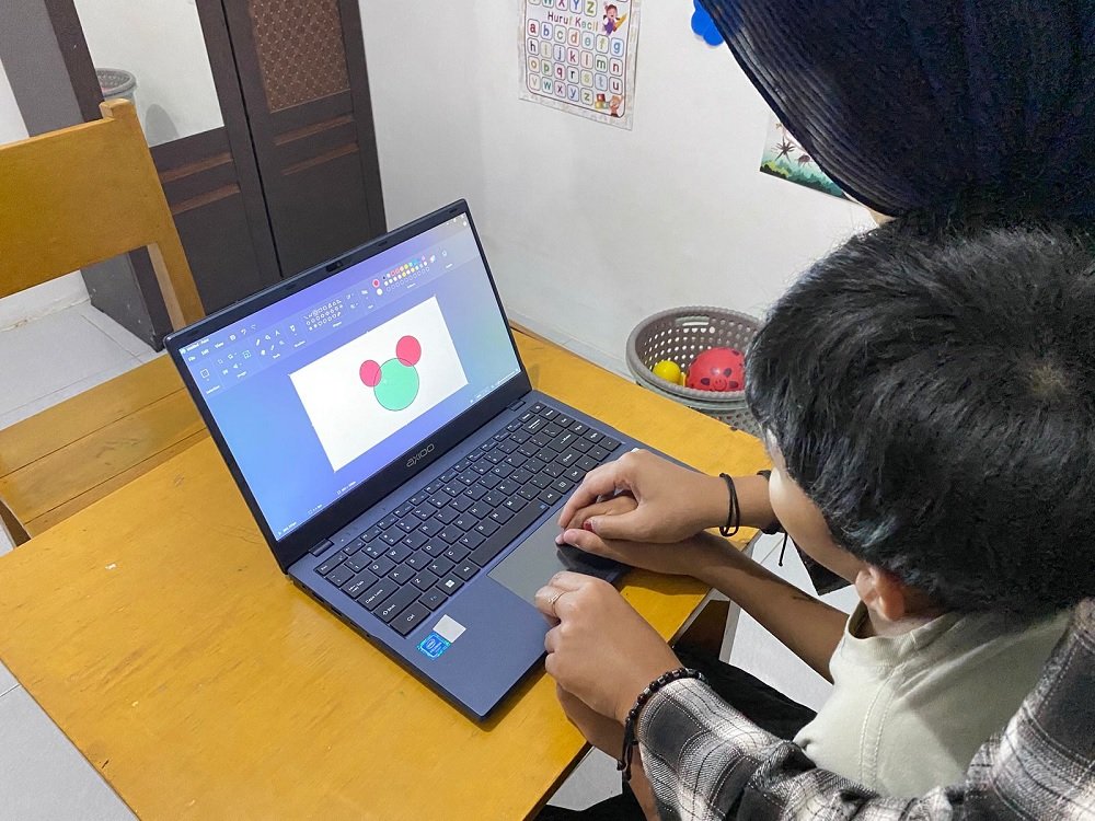 Omah Terapi Autis Offers Free Therapy to Underprivileged Children with Autism in Malang