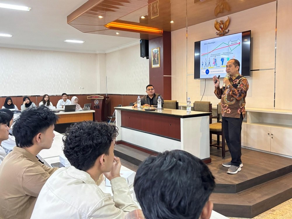 Boosting Financial Literacy, FEB UMM’s Seminar Empowers Youth in Investment