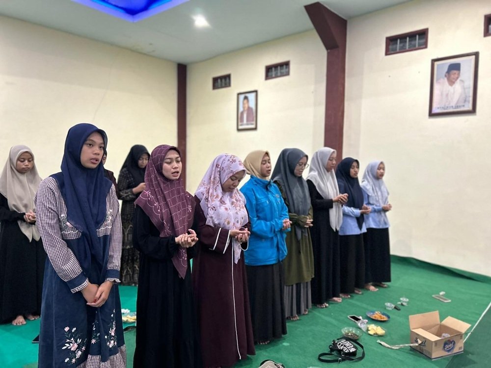 IPNU-IPPNU Jabung Holds Maulid Diba’ Recitation to Strengthen Bonds