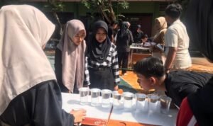SMPN 14 Malang Celebrates 40th Anniversary with Exciting Class Meeting Competitions