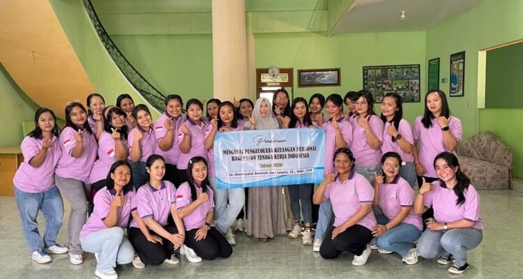 FEB UB Lecturer Held Personal Financial Management Training for Prospective PMI