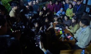 016-Meutya Hafid speaks to the media Indonesia Implements Strict Digital Child Protection Rules