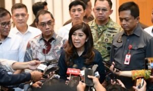 024-Meutya Hafid speaks to the media Meutya Hafid Leads Surprise High-Level Inspection at Meta, Demands Immediate Action Against Harmful Content