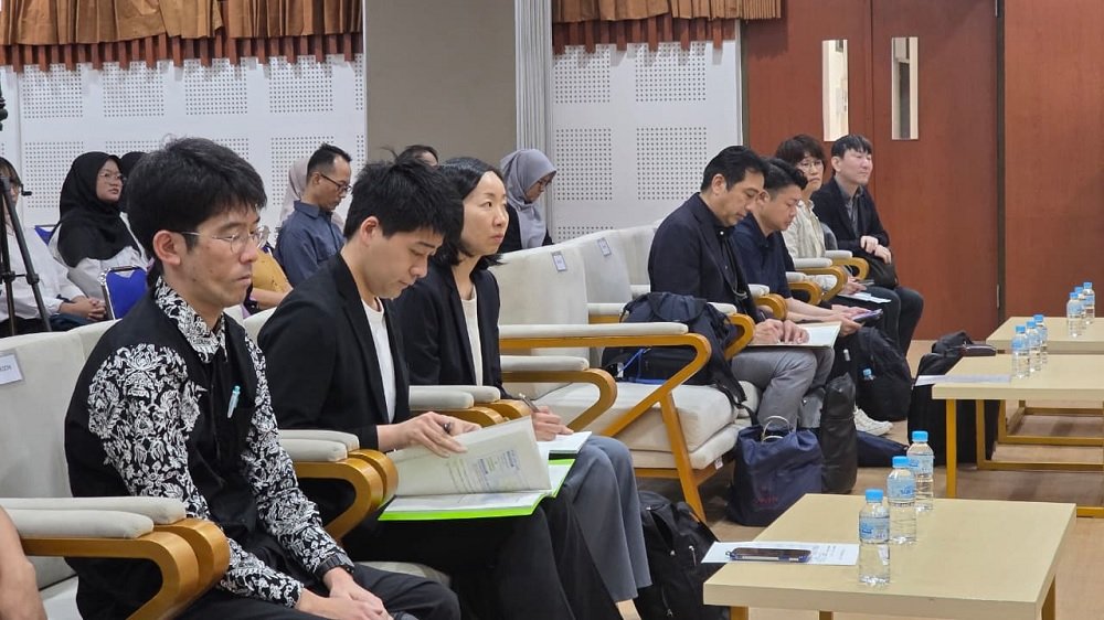 Delegations of Japanese companies at FIB UB