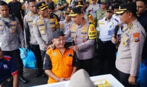 038-Kapolri in Purabaya Terminal Kapolri General Listyo Sigit Prabowo Inspects Purabaya Terminal to Ensure Safe 2026 Lebaran Mudik