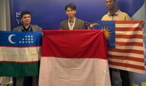 A Student of Filkom UB Create Prosthetics from Plastic Waste for People with Disabilities