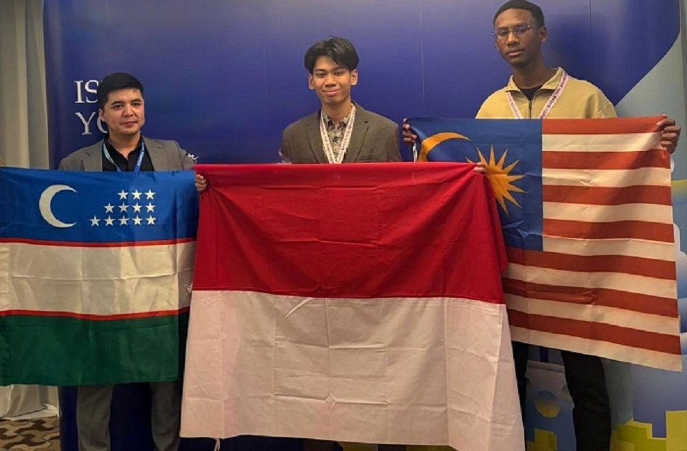 A Student of Filkom UB Create Prosthetics from Plastic Waste for People with Disabilities