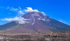 Mount Semeru Climbing Route Reopens with Restriction Access