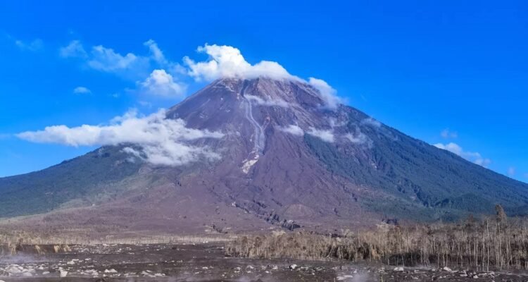 Mount Semeru Climbing Route Reopens with Restriction Access