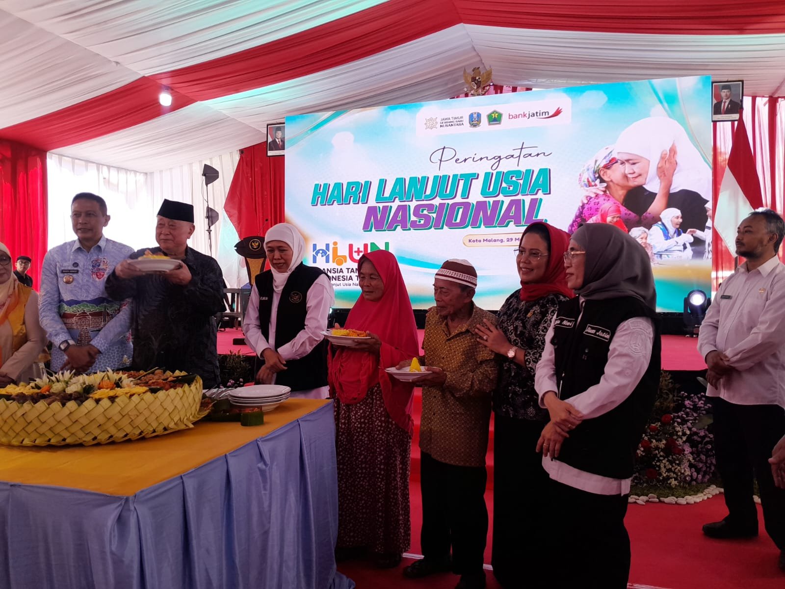 HLN Sri Untari Commemorating HLN, Dr. Sri Untari Affirms Commitment to Encouraging Resilient and Independent Elderly in East Java