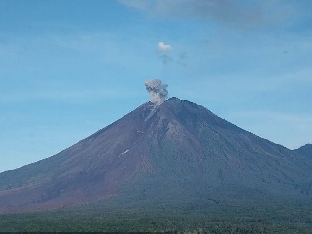 Mount Semeru Mount Semeru Erupts: Public Urged to Keep Distance from Hazard Zones