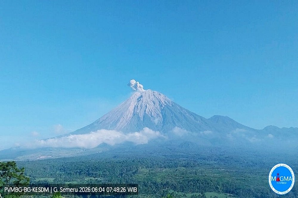Mount Semeru Records New Eruption, Volcanic Alert Level III Maintained