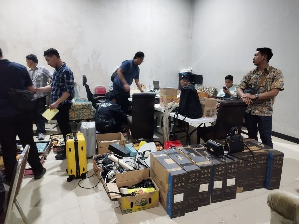 Semarang Immigration Uncovers Transnational Online Love Scam Involving Chinese Nationals