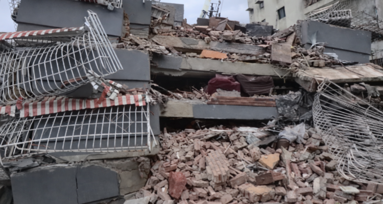 Venezuela Hit by Powerful Earthquakes, International Community Responds