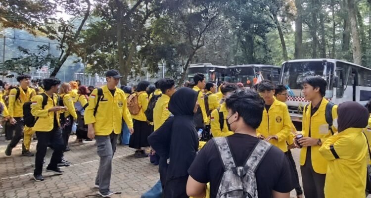 Mass Protests at Bundaran HI Jakarta, Netizens Question Non-Functional CCTVs
