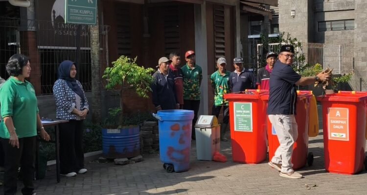 Fostering a Culture of Sustainability: UM Mobilizes All Work Units for World Environment Day Waste Sorting