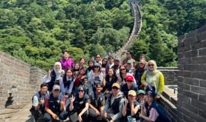 UNAIR Students Participate in the BBK International Community Service Program in STDU China to Strengthen Global Networks