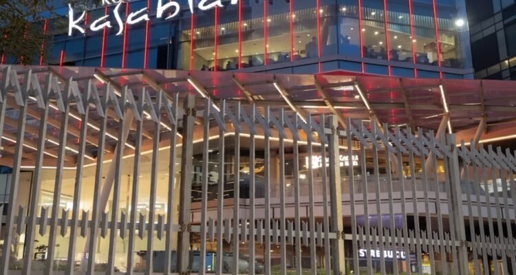 Jakarta and Surabaya Malls Install Tall Perimeter Fences, Fueling Public Speculation
