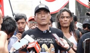 Anti Corruption Protest Supriyono Claims Bank Account Frozen and Bus Attacked Ahead of Anti-Corruption Protest at DPR Building