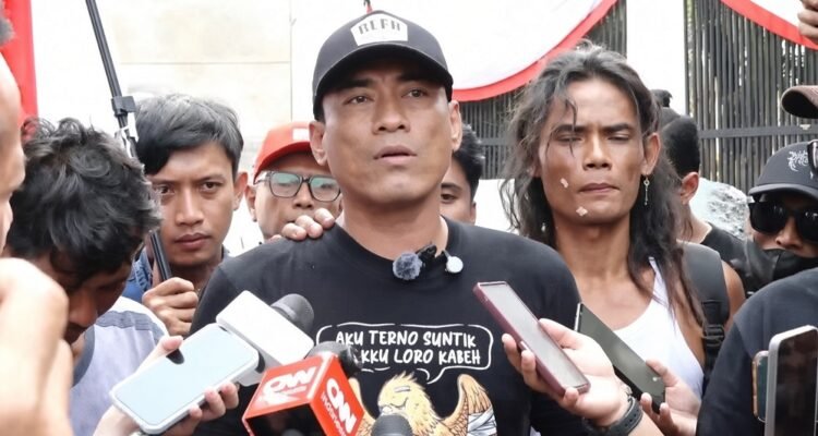 Supriyono Claims Bank Account Frozen and Bus Attacked Ahead of Anti-Corruption Protest at DPR Building