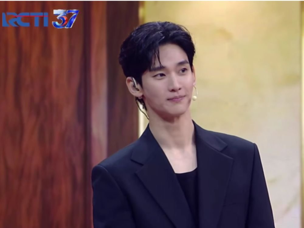 Kim Soo-hyun Makes First Live TV Appearance at RCTI Since 2025 Hiatus