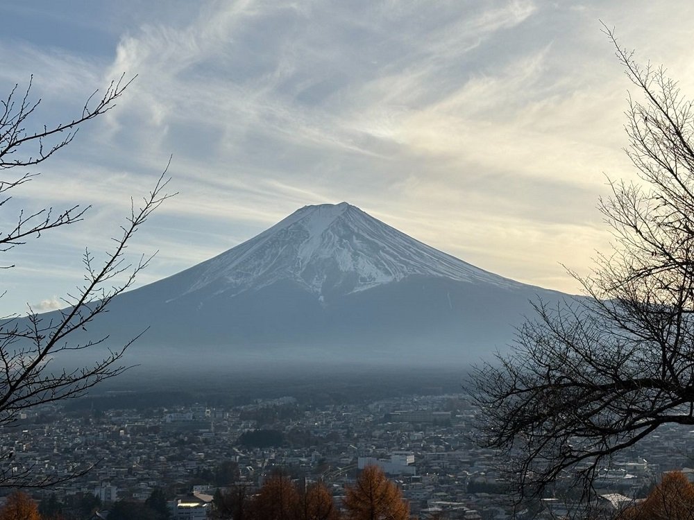 Japanese Police Reprimanded a Father After Leaving Young Son Abandoned on Mount Fuji