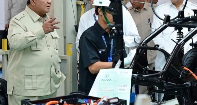 Indonesia's President Prabowo Launches MoLiNas, Praises Industry Courage