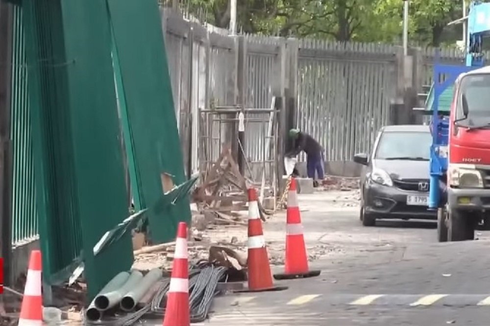 Mall Perimeter Fences Were Local Initiatives and Will Be Removed, Say Lippo and Pakuwon