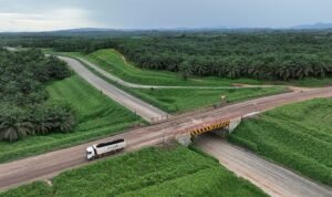 Indonesian Tycoon Haji Isam Bids for Major Stake in Miner Bayan, Bloomberg Reports