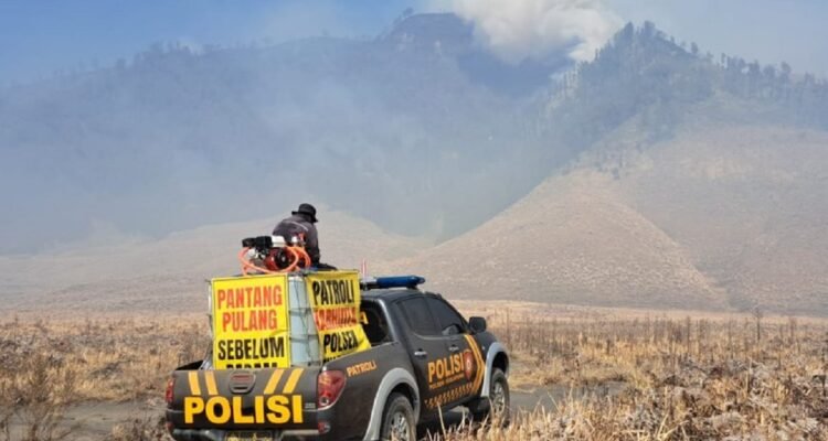 Fires Strike Mount Bromo: Probolinggo Police Deploy Modified Vehicles in Emergency Extinction Effort