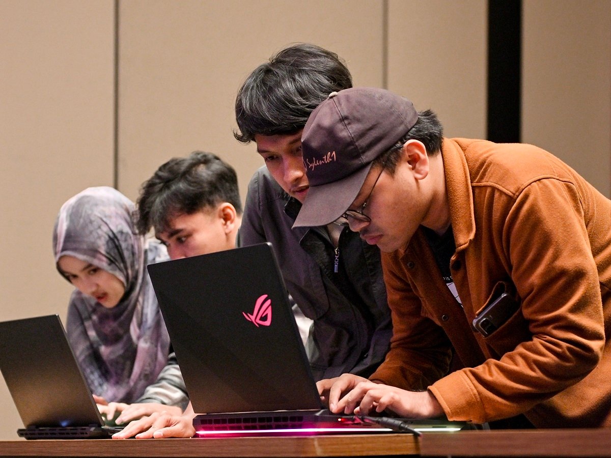 ASUS ROG Host AI Masterclass in Malang, Equipping Professionals and Communities with Future-Ready Skills
