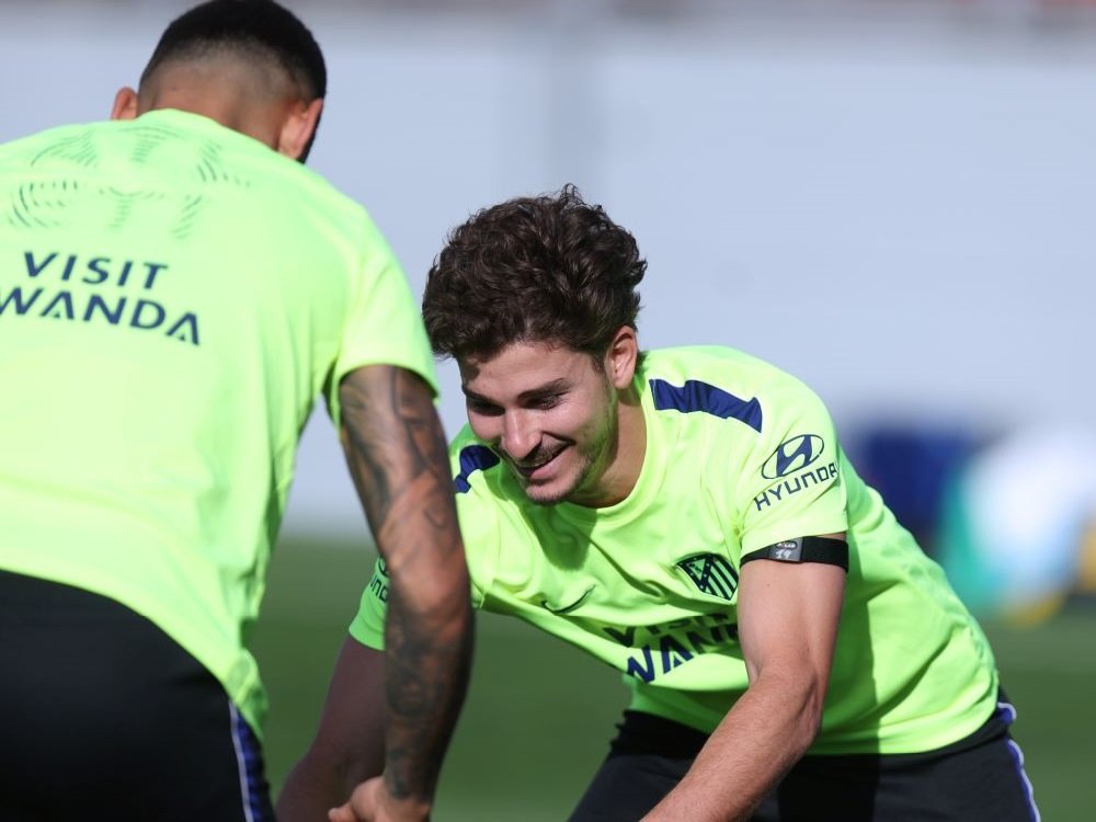 Julián Álvarez Stays at Atlético Madrid as Transfer Window Closes