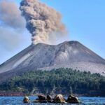 Five Journalists Missing in Sunda Strait While Covering Anak Krakatau Eruption, Search Expanded