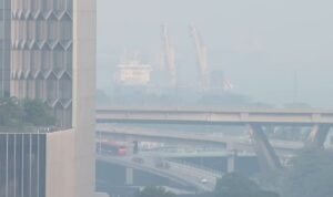 Singapore Air Quality Hits Unhealthy Range in Central and South Regions Amid Indonesia's Forest Fires