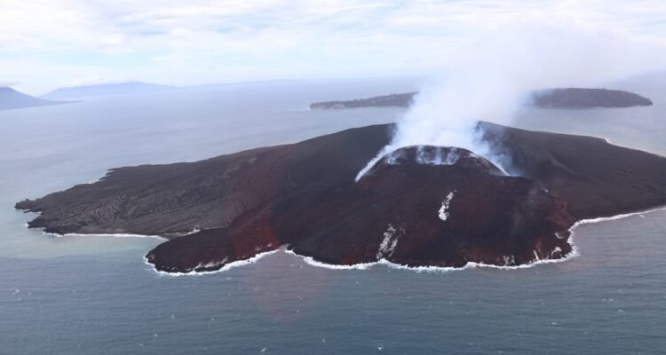 Anak Krakatau volcano in Sunda Strait, Indonesia erupted late on September 4, 2026, beginning around 23:07 WIB