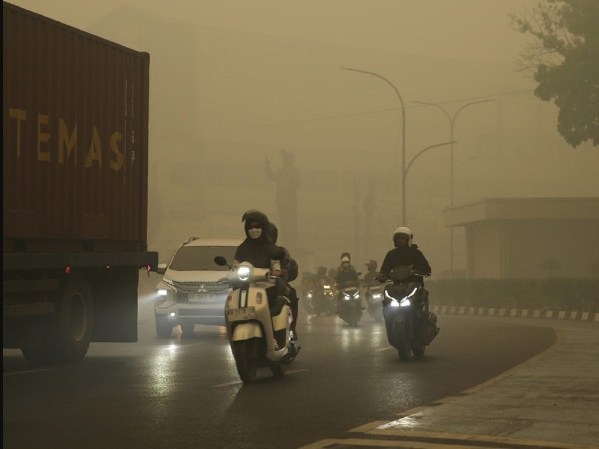 BMKG Releases Latest Air Quality Data: Several Regions in Indonesia Record ‘Unhealthy’ to ‘Hazardous’ PM2.5 Levels