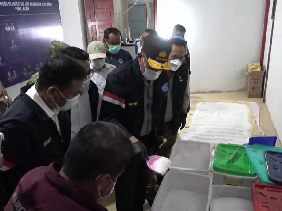 Police Uncover Major Clandestine Drug Laboratory in Aceh, Indonesia, Seizing 1.2 Tons of Crystal Meth