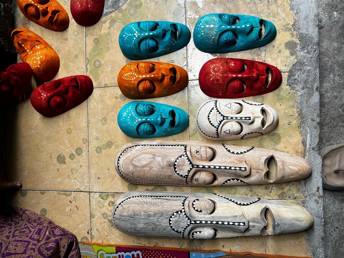 FIB UB Cukli Masks Lecturer at FIB UB Researches Sasak Cukli Masks in Lombok to Support Cultural Heritage Preservation