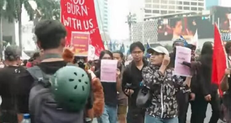 Echoing Youth Pledge, Students Rally at Bundaran HI for the #IndonesiaSadar Movement