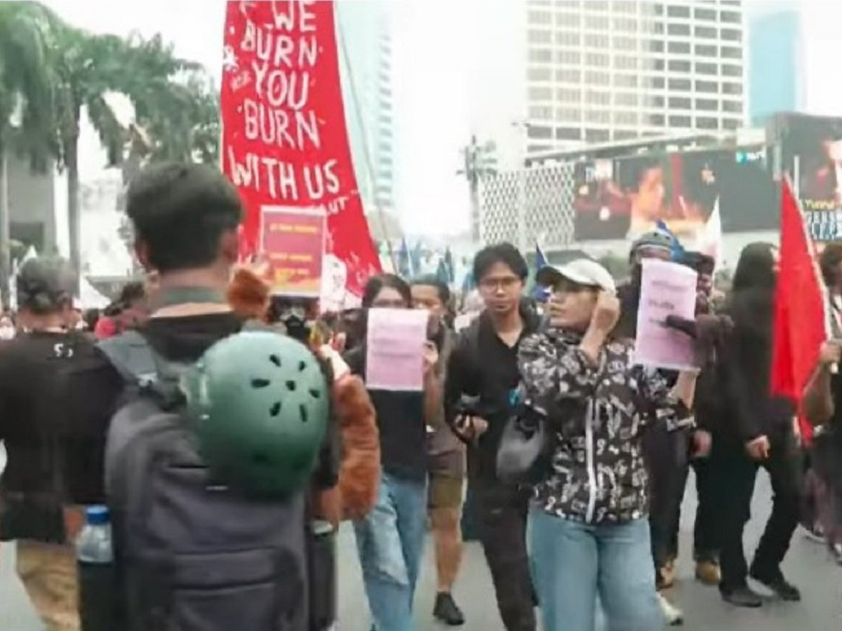 Echoing Youth Pledge, Students Rally at Bundaran HI for the #IndonesiaSadar Movement